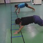 四つ足トレーニングで手足の連動性をアップ